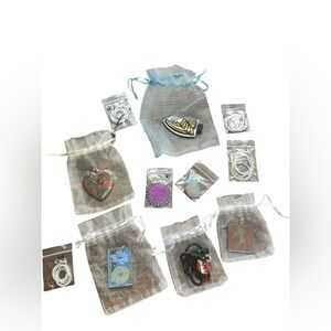 Handcrafted Assorted Jewelry Pendant & Necklaces (Artist Bio In Photos) 🏞️